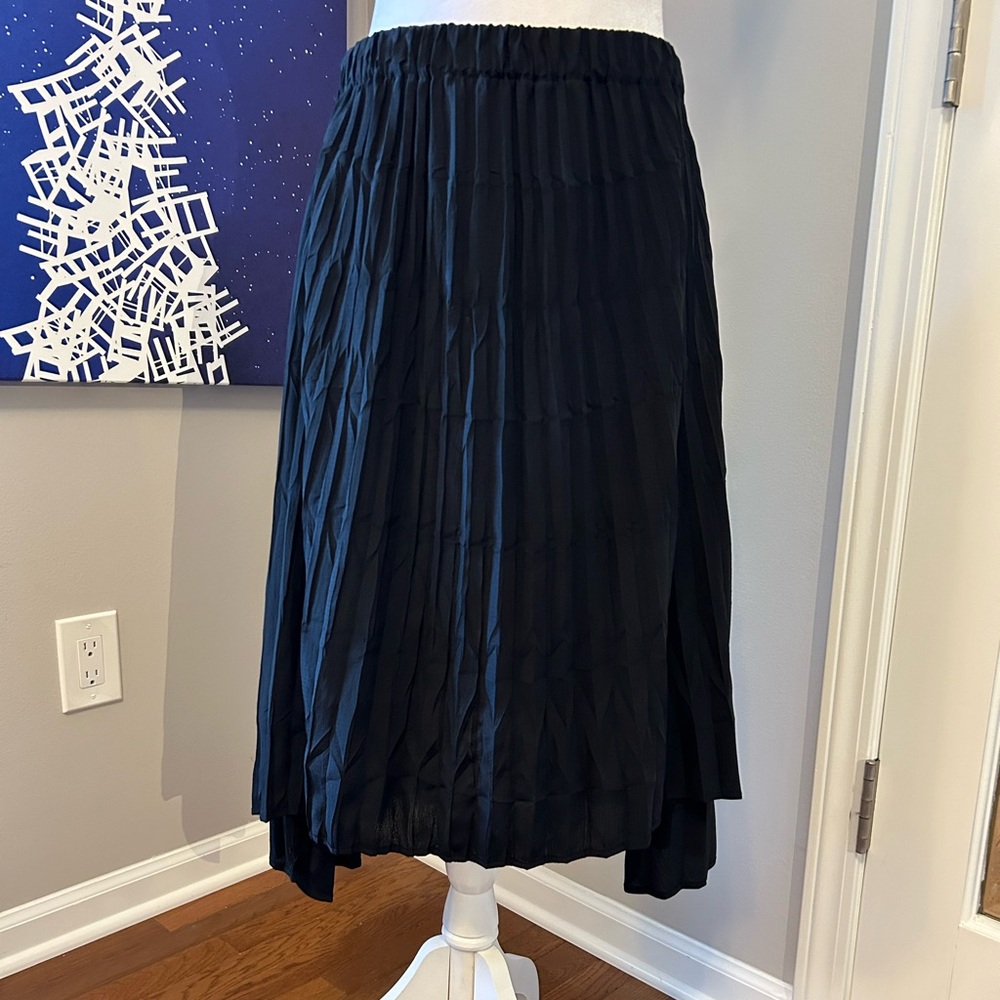 Babette SF longer in back shorter in front crinkle skirt